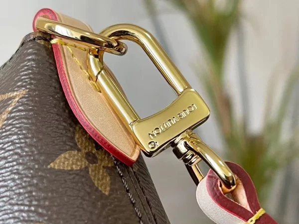 00a7b9a6-bd015195f323.webp Louis Vuitton Bo Tie Mm 31Cm, Designer Handbags, Womens Purse, luxury bags