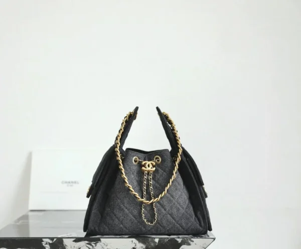 00b1c447-ad600a31db1d.webp Chanel crossbody bag 25 Small Handbag Washed Denim & Gold-Tone Metal Black 30cm/11.8in, Designer Handbags, Women’s Purse, luxury bags, Chanel bags