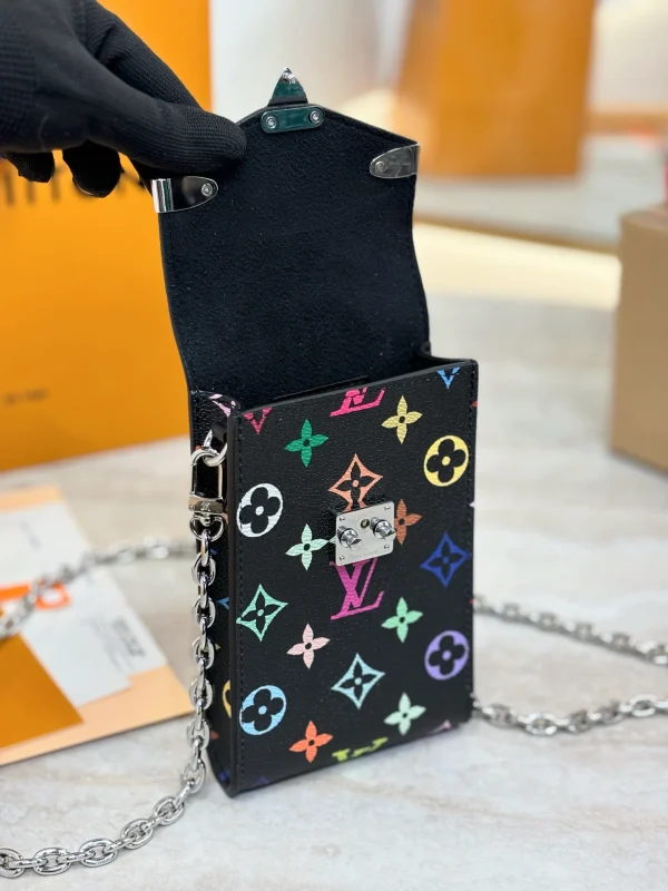 01368bb0-d24931a014b3.webp Louis Vuitton LV x TM Phone Pouch Mtis M14098 17.5cm/ 6.9in, Designer Handbags, Womens Purse, luxury bags