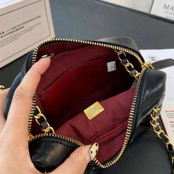 10-5-b82ef59726c4.webp Chanel Mini Camera Case Black 18Cm/7.1in, Designer Handbags, Women’s Purse, luxury bags, Chanel bags