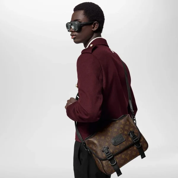 10001-135-f6a03676af4b.webp Louis Vuitton Lv Trail Messenger M46972, Designer Handbags, Womens Purse, luxury bags