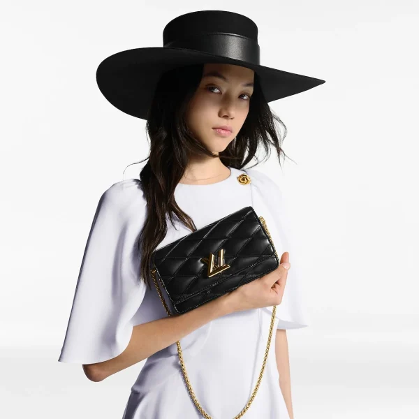 10001-152-9f0fc6c5e200.webp Louis Vuitton On Chain Go-14 20cm M13139, Designer Handbags, Womens Purse, luxury bags