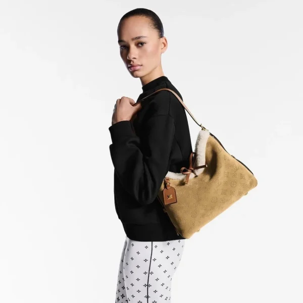 10001-33-5d0514a4a02d.webp Louis Vuitton Carryall Pm M11843, Designer Handbags, Womens Purse, luxury bags