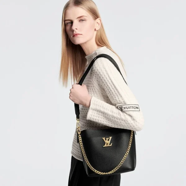 10002-59-2a128502de58.webp Louis Vuitton Lock And Walk M24006, Designer Handbags, Womens Purse, luxury bags