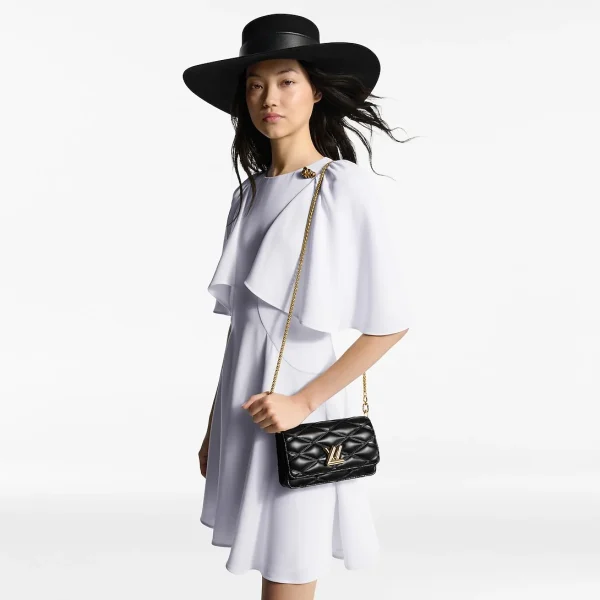 10005-126-867cf4800e77.webp Louis Vuitton On Chain Go-14 20cm M13139, Designer Handbags, Womens Purse, luxury bags