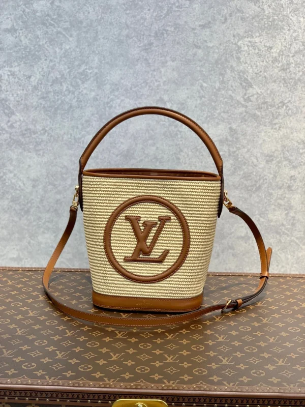 102b429b-8becfe88bdaf.webp Louis Vuitton Petit Bucket 23Cm Brown, Designer Handbags, Womens Purse, luxury bags