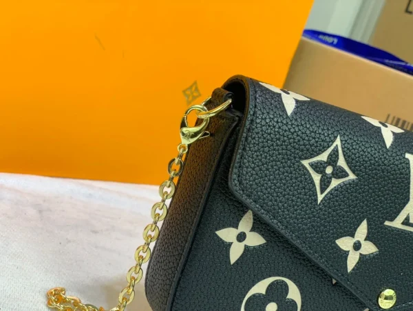 10_ffc20fba-d081-470b-bd21-bcc72a757bfb-726df3d23363.webp Louis Vuitton F Licie Pochette 22.5in/8.9in, Designer Handbags, Womens Purse, luxury bags