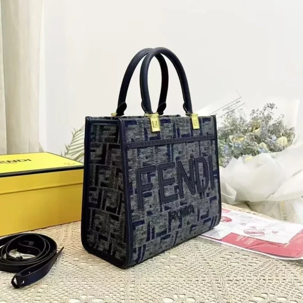 112-10-c28d6e46c500.webp Fendi Sunshine Small Ff Chenille Shopper Dark Blue 26Cm