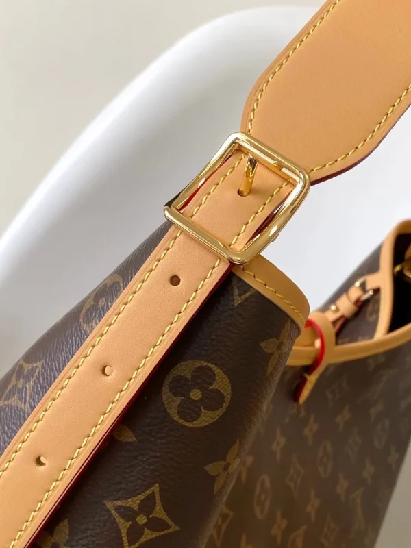 1196457085c3f43601b42970f5e9033d-bc828673dbf4.webp Louis Vuitton Carryall Mm Monogram – Women – Handbags Monogram M46197, Designer Handbags, Womens Purse, luxury bags