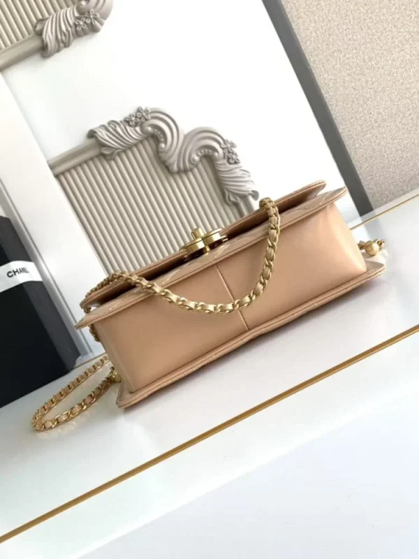 12f3f093-7280735a6167.webp Chanel Calfskin Quilted Perfect Fit Flap Beige 22cm, Designer Handbags, Women’s Purse, luxury bags, Chanel bags