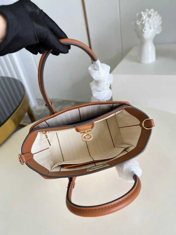 13511076-5ec0b21d3be7.webp Louis Vuitton On My Side Pm 25Cm Brown, Designer Handbags, Womens Purse, luxury bags
