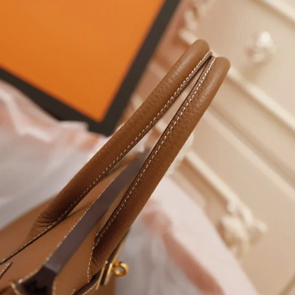 1542985598_4260566644_4_fb4696ce-20a7-4b93-870b-be624e6cc90a-b1656d0ad7cd.webp Hermes Birkin Bag 35 Brown Togo Gold Hardware