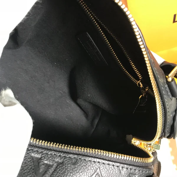 161dd268-scaled-1-f0528ffe6365.webp Louis Vuitton Petite Malle Souple 20Cm Black, Designer Handbags, Womens Purse, luxury bags