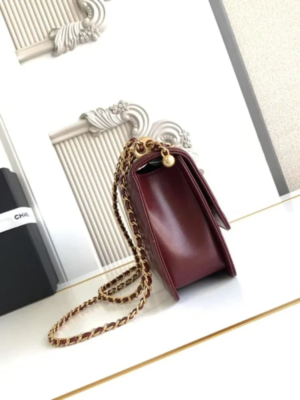 164721c3-337fd26f70cb.webp Chanel Calfskin Quilted Perfect Fit Flap Red 22cm, Designer Handbags, Women’s Purse, luxury bags, Chanel bags