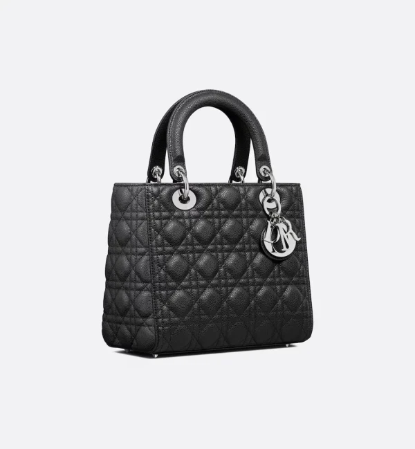 1652280319_M0565PWRT_M900_E03_GHC-b1694758ef08.webp Medium Lady Dior Bag