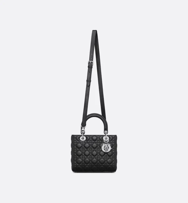 1652280319_M0565PWRT_M900_E07_GHC-573b63da58d4.webp Medium Lady Dior Bag