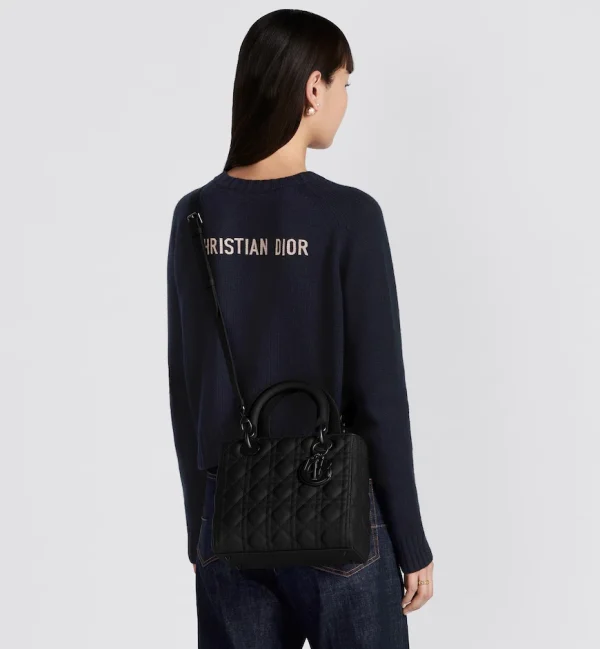1686939084_F_23_3_LOOK_406_E06_GHC-8516593bcf4f.webp Medium Lady Dior Bag