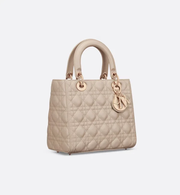 1687970292_M0565ONGE_M51U_E03_GHC-587d4508dd17.webp Medium Lady Dior Bag
