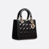 1690296315_M0565OWCB_M900_E03_GHC-24aea998de86.webp Medium Lady Dior Bag