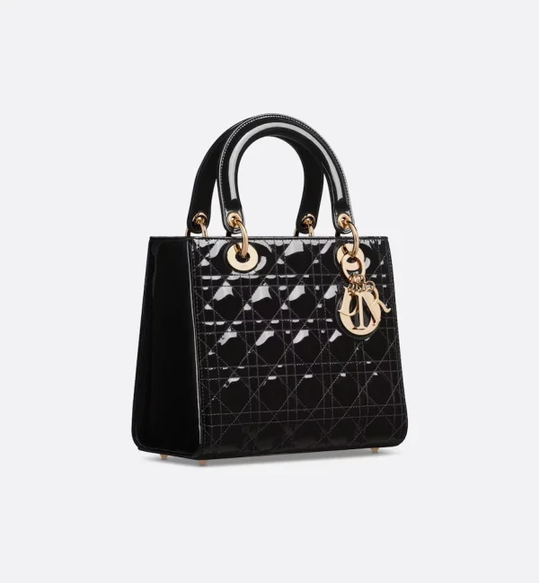 1690296315_M0565OWCB_M900_E03_GHC-24aea998de86.webp Medium Lady Dior Bag