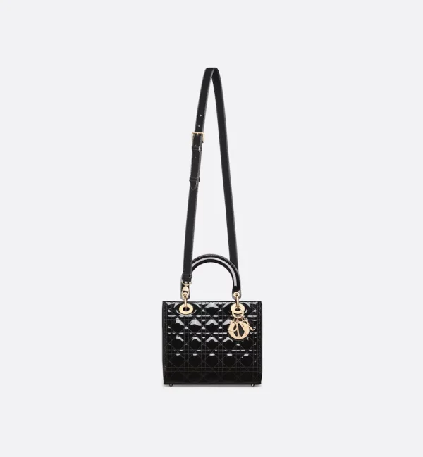 1690296315_M0565OWCB_M900_E07_GHC-11596e97a443.webp Medium Lady Dior Bag