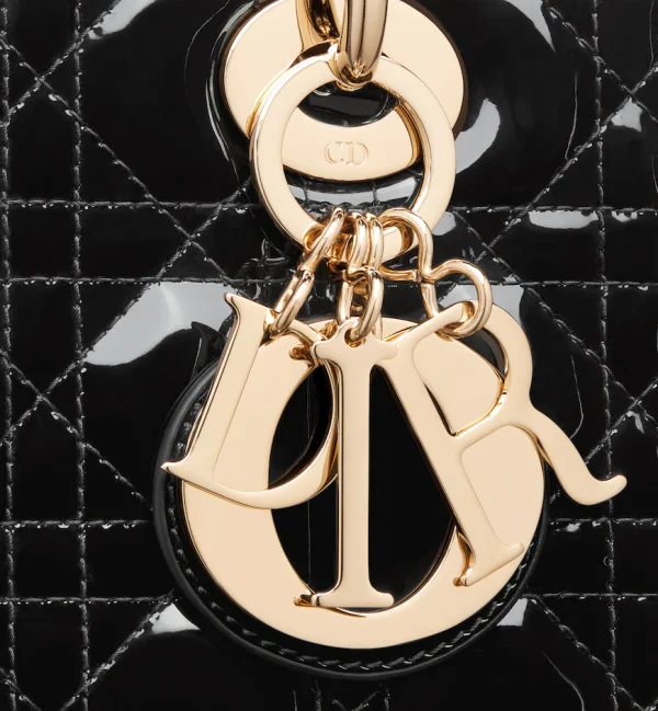 1690296315_M0565OWCB_M900_E09_GHC.webp Medium Lady Dior Bag