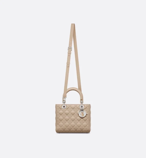 1690995718_M0565PWRT_M116_E07_GHC-1adacc9efb53.webp Medium Lady Dior Bag