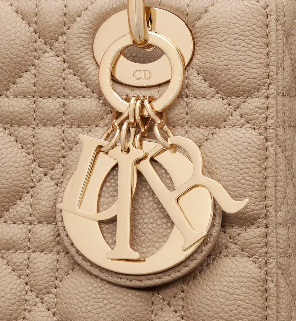 1698925455_M0531OWRT_M55U_E09_GHC-0e4961044ecc.webp Small Lady Dior Bag
