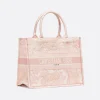 1701265518_M1296ZTDT_M31I_E03_GHC-b70c0a5883e7.webp Medium Dior Book Tote