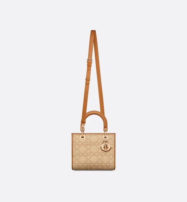1709559917_M0565OMBD_M925_E07_GHC-54818ea71614.webp Medium Lady Dior Bag