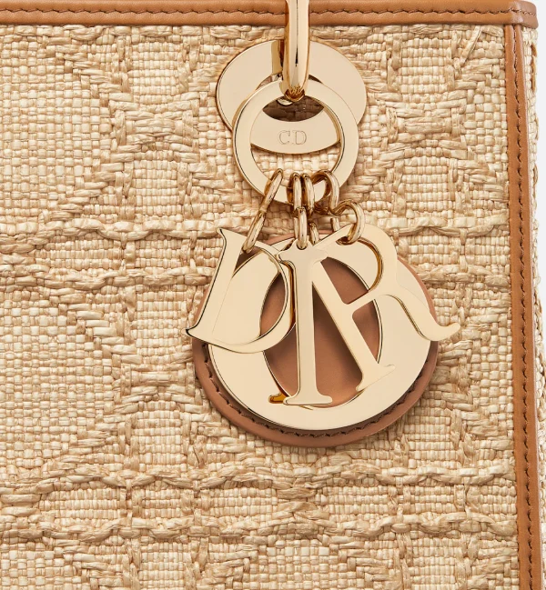 1709559917_M0565OMBD_M925_E09_GHC.webp Medium Lady Dior Bag