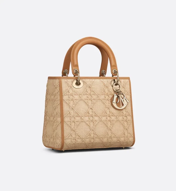1711713040_M0565OMBD_M925_E03_GHC-e83050cc0a7c.webp Medium Lady Dior Bag
