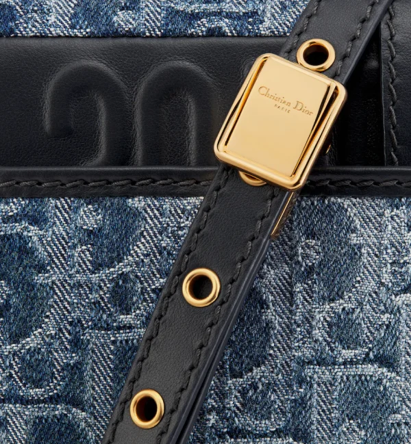 1712143260_M9334UDCE_M49E_E09_GHC.webp 30 Montaigne East-West Bag with Chain