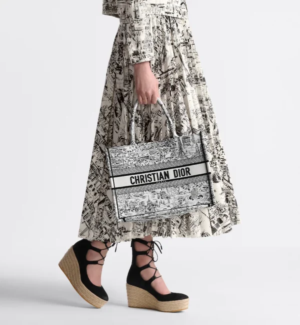 1712674147_F_24_3_LOOK_626_E11_GHC.webp Medium Dior Book Tote