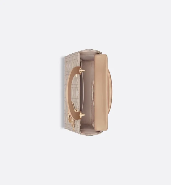 1716807615_M0565ONJC_M29I_E06_GHC-d0310240a50a.webp Medium Lady Dior Bag