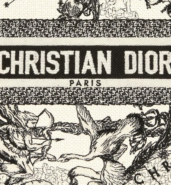 1717433881_M1325CETW_M06E_E09_GHC-f9e1481522a0.webp Small Dior Book Tote
