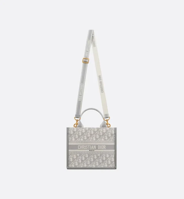 1719913518_M1325CZBB_M20I_E07_GHC-dd518294efc5.webp Small Dior Book Tote