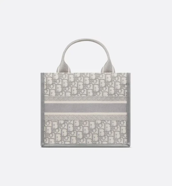 1719913518_M1325CZBB_M20I_E08_GHC-624bd83cb385.webp Small Dior Book Tote