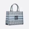 1719919765_M1296ZEZE_M44W_E03_GHC-4665ad3571ae.webp Medium Dior Book Tote