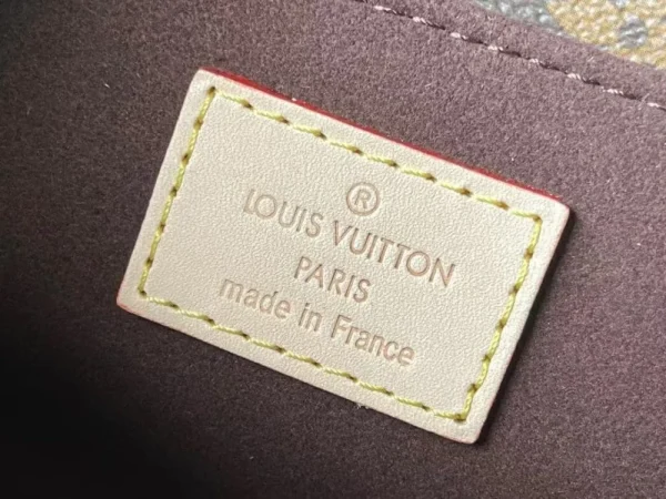 182cbaba463b428ac1bff0d970341125-39bc1be4c5a9.webp Louis Vuitton Pochette Mtis East West M46279 21.6cm/ 8.5in, Designer Handbags, Womens Purse, luxury bags
