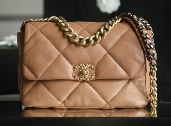19ac9632-bb947d4edd56.webp Chanel 19 Quilted Handbag Light Grey 30Cm, Designer Handbags, Women’s Purse, luxury bags, Chanel bags