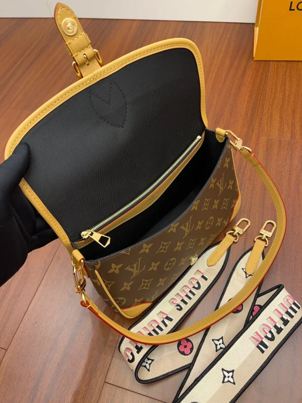 1_6ace2160-f2eb-483b-9bfc-d3e982fe23eb-3e6d7b496367.webp Louis Vuitton Diane Black 24cm/9.4in, Designer Handbags, Womens Purse, luxury bags