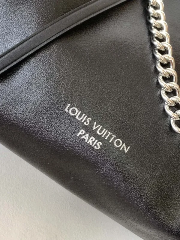 1a33e87ab343f30d51184029deb81a69-02edffde7f85.webp Louis Vuitton Carryall Cargo Pm H33 – Women – Handbags, Designer Handbags, Womens Purse, luxury bags