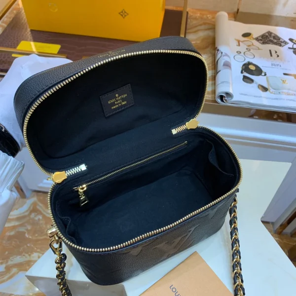 25d0151d-b7a0093f663d.webp Louis Vuitton Vanity Pm Black 19cm/7.5in, Designer Handbags, Womens Purse, luxury bags