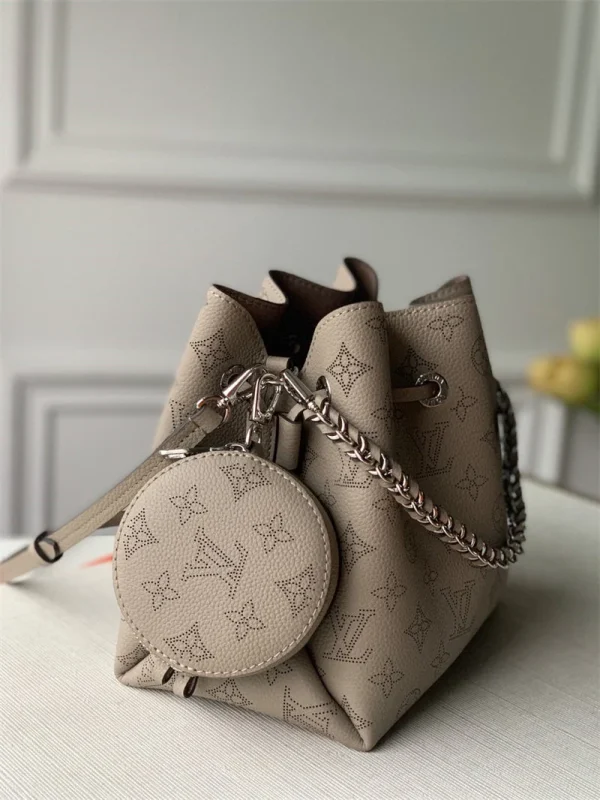 286d21a9-5c7fac574a89.webp Louis Vuitton Bella 22Cm Grey, Designer Handbags, Womens Purse, luxury bags