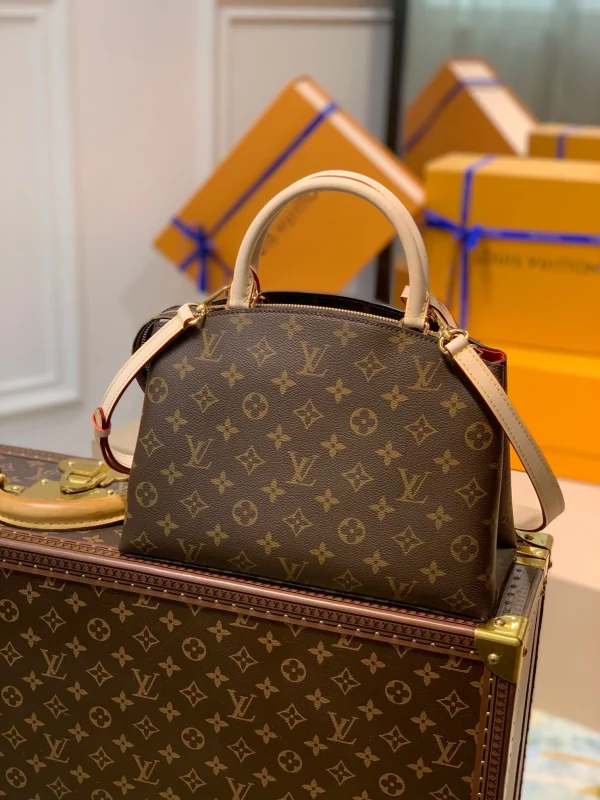 2_d9945963-0f61-4ac3-aaae-19a6e77f031b-10690a808f9d.webp Louis Vuitton Petit Palais Tote 29Cm, Designer Handbags, Womens Purse, luxury bags