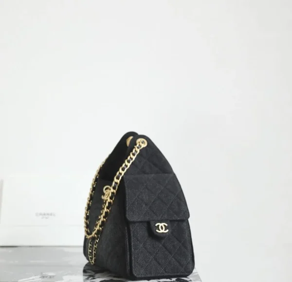 2c61727a-86e5e2f18801.webp Chanel crossbody bag 25 Small Handbag Washed Denim & Gold-Tone Metal Black 30cm/11.8in, Designer Handbags, Women’s Purse, luxury bags, Chanel bags