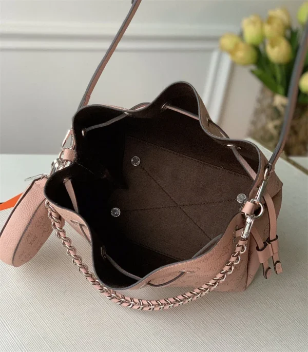 2c89ab98-3d85a7fba4d9.webp Louis Vuitton Bella 22Cm Magnolia Pink, Designer Handbags, Womens Purse, luxury bags