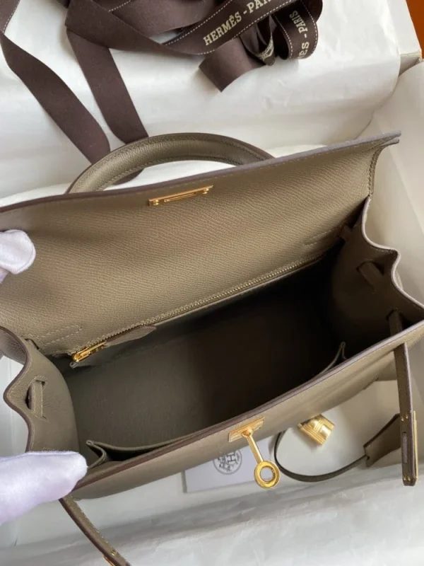 2v-fecf0de35326.webp Hermes Kelly 25 Bag In Taupe Epsom Leather For Women 25cm/10in