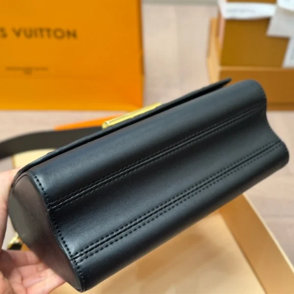 323-2-1-56ebe486b4eb.webp Louis Vuitton Twist Mm Monogram Jacquard Black 23Cm, Designer Handbags, Womens Purse, luxury bags
